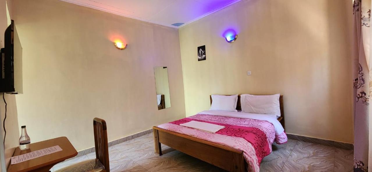 Sparkles Resort Meru Esterno foto