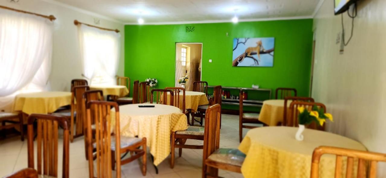 Sparkles Resort Meru Esterno foto